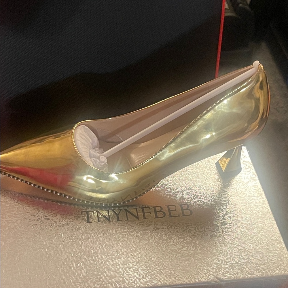Shiny Gold High Heel Pumps